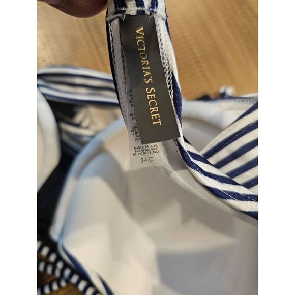 Victoria's secret 34c- 2 piece, navy sailor bow bikini - Picture 4 of 5